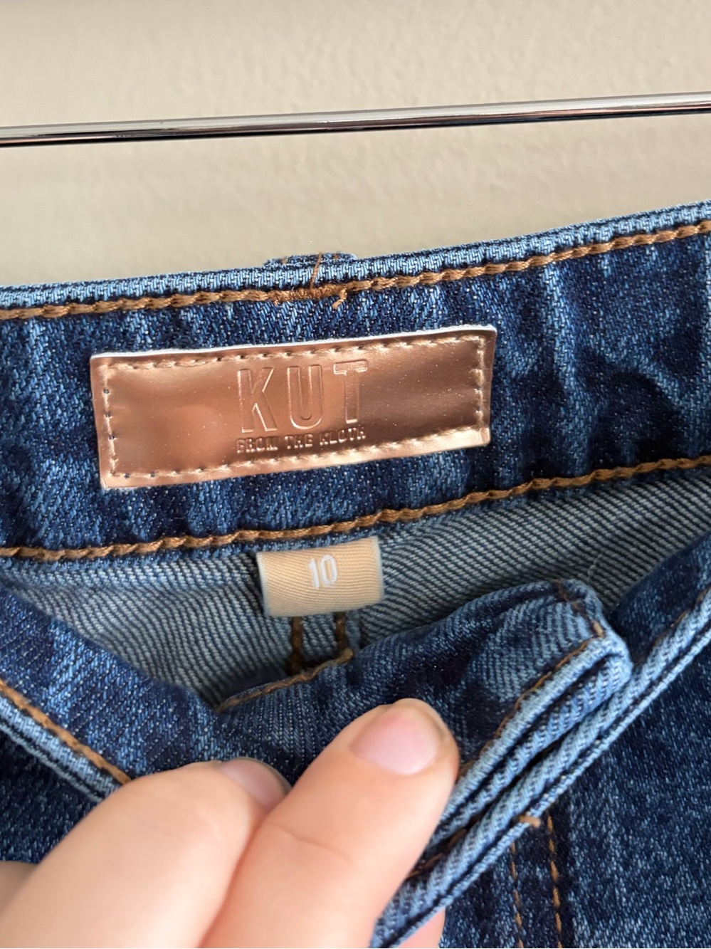 KUT from the Kloth Ashley Slouchy Barrel Jean size 10 raw hem - Picture 4 of 5